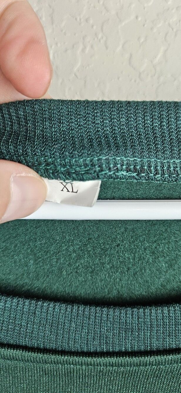 Nwot Grinch Adult Unisex Sweatshirt XL Green Wide Collar - Picture 3 of 7